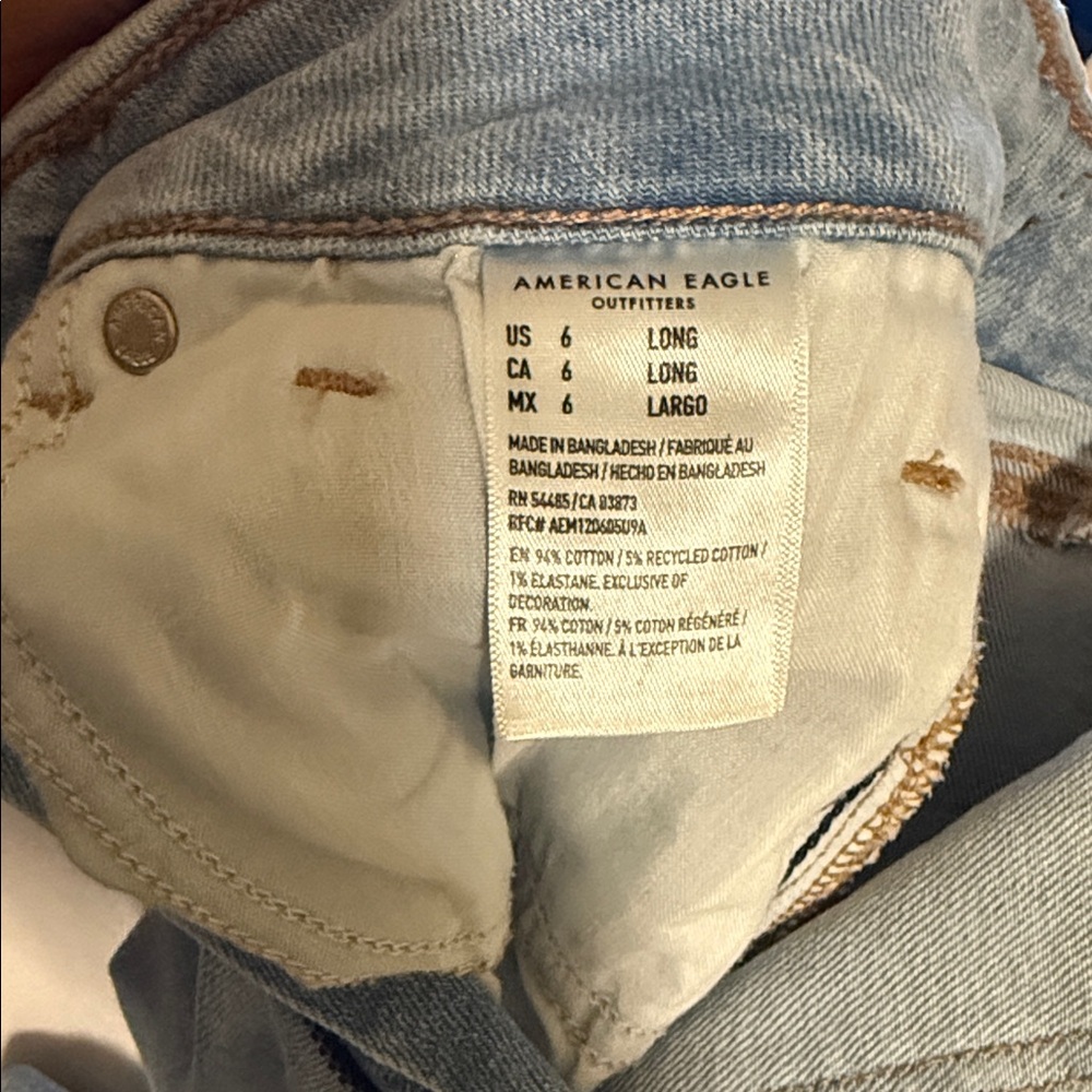 American Eagle Outfitters Light Blue Cropped Straight Jeans - Picture 4 of 4